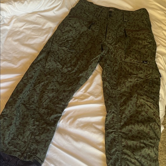 Vans Men's Dark Green Patterned Snow Pants - Picture 1 of 5